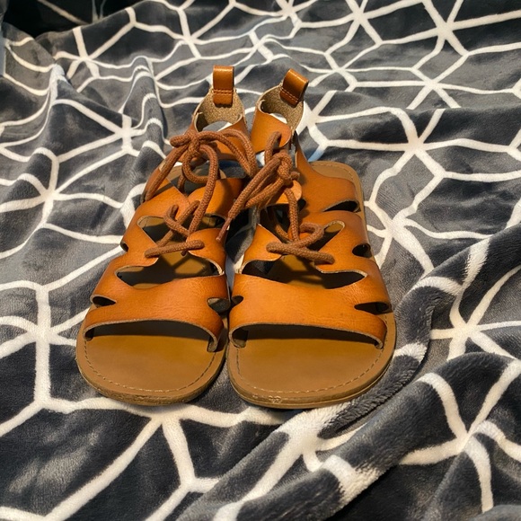 GAP Lace Up Gladiator Cage Sandals - Picture 6 of 7